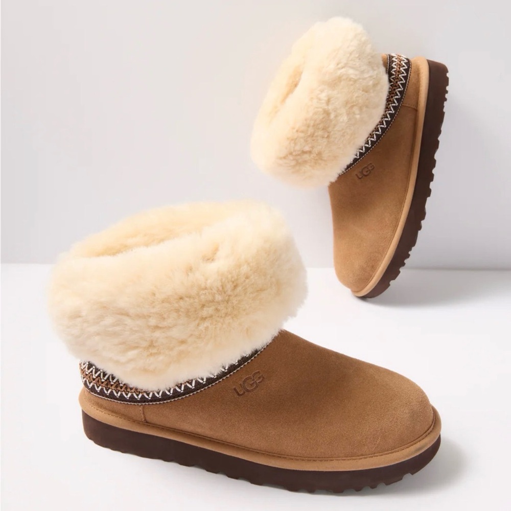 New in Box UGG Short Crescent Women's Brown and Cream Winter Boots